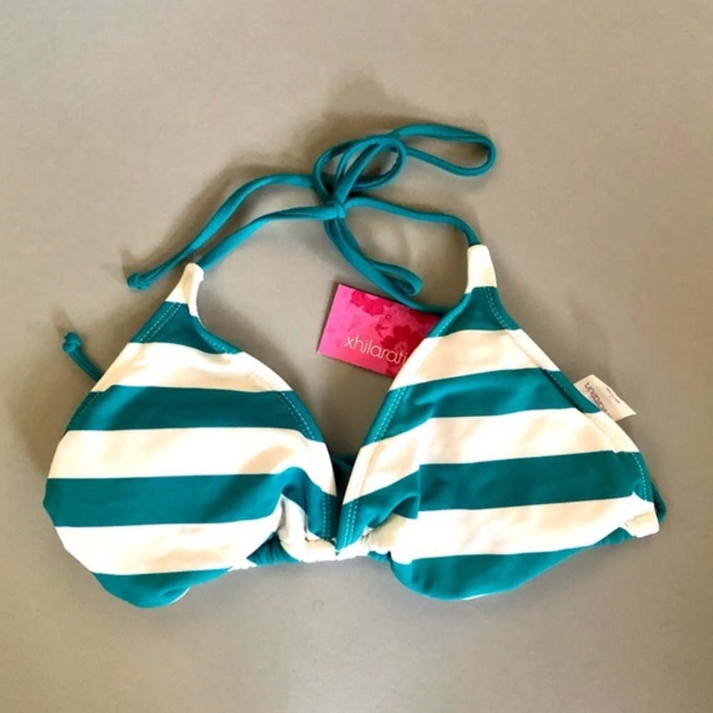 3/$15— Xhilaration striped triangle bikini top NWT